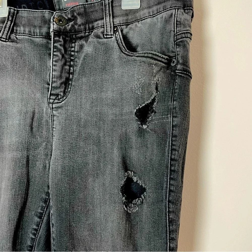 Torrid Bombshell Skinny Jeans | Distressed | Raw Hemline | Black